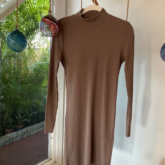 H&M Ribbed High Neck Dress NWT - Picture 1 of 4